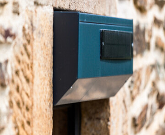 Volet roulant de rénovation solaire